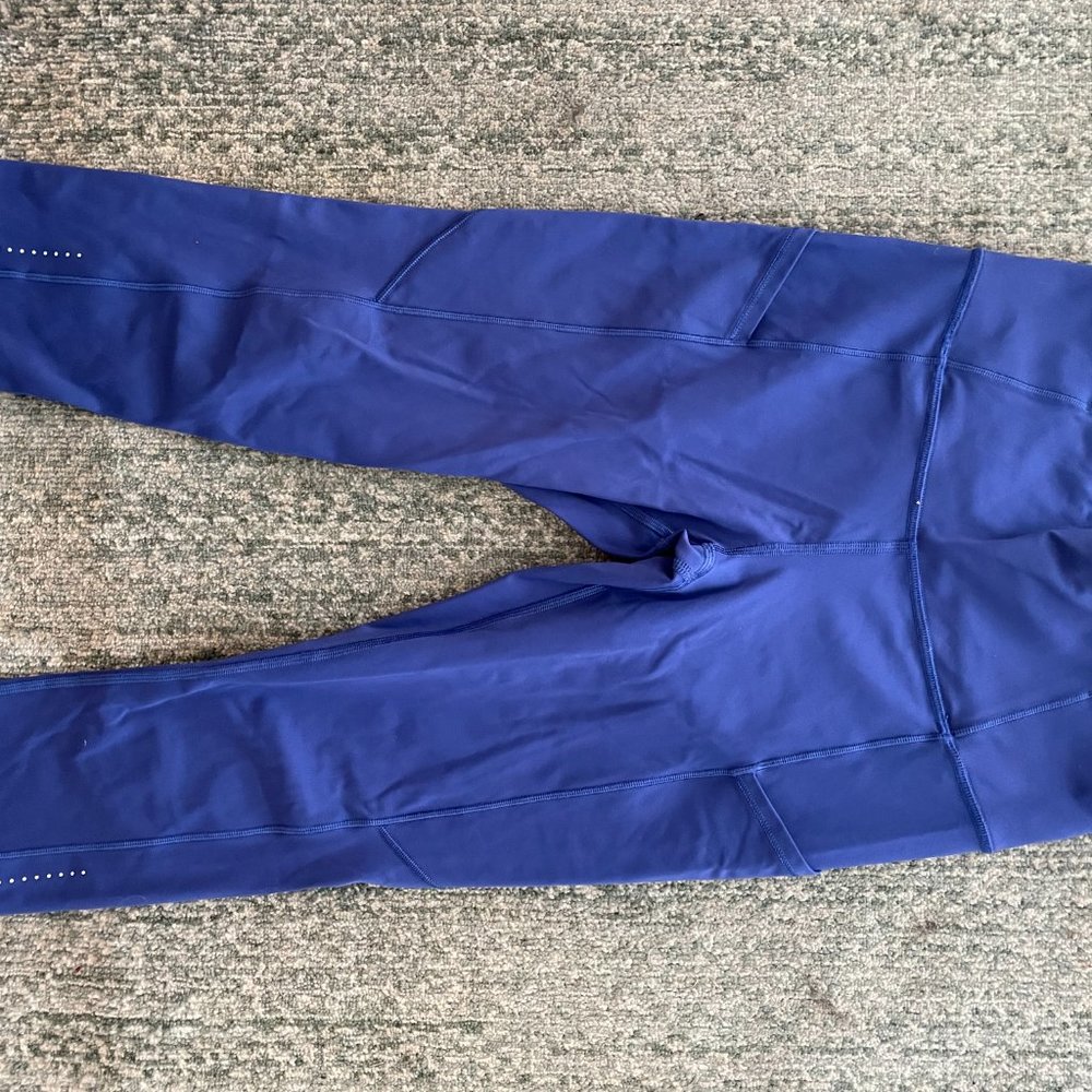LuLuLemon 3/4 leggings with pockets Size 4